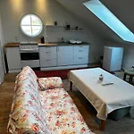 Mini Med Kokken Og Adgang Til Badevaerelse Apartment Helsinge